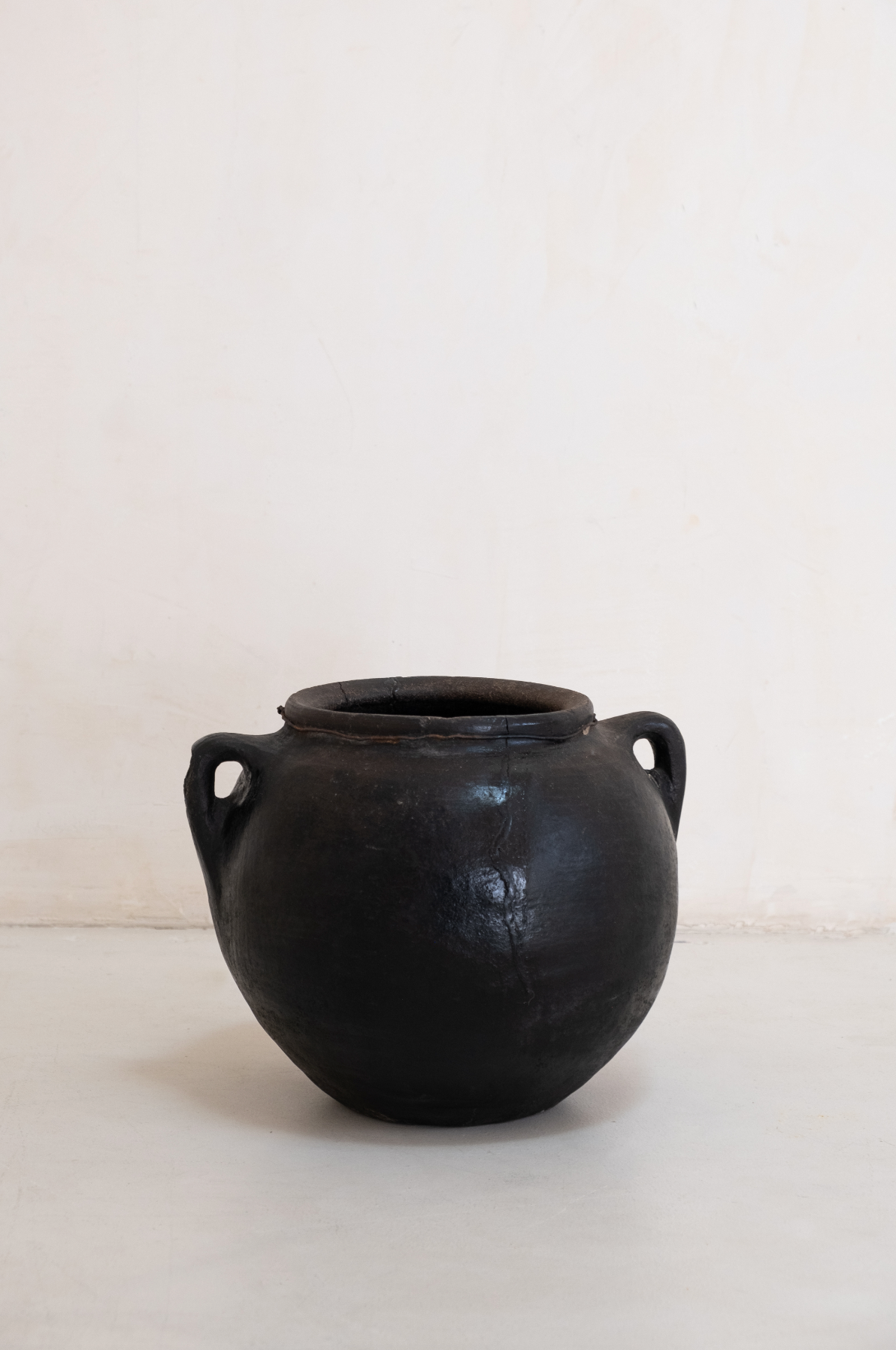 Black Vintage Water Pot