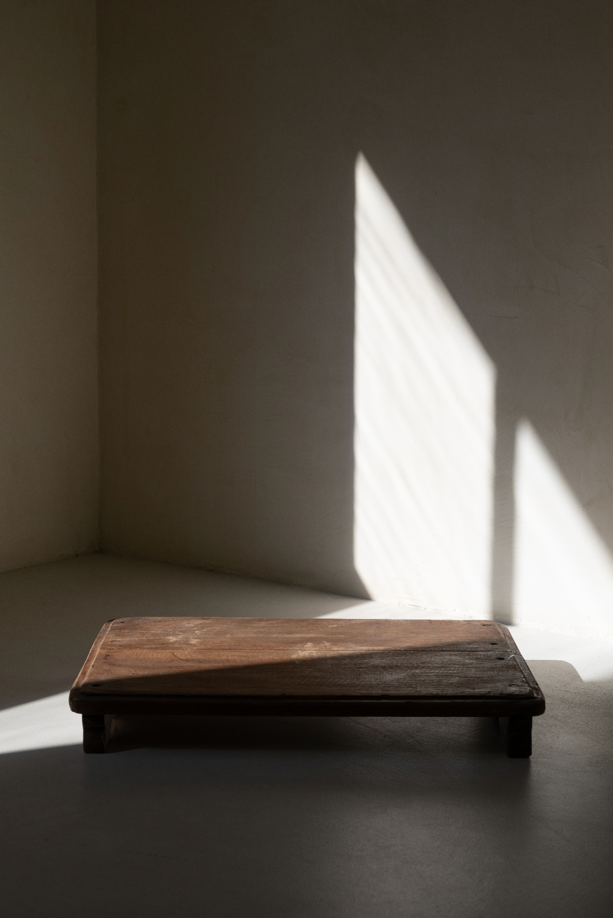 Vintage Wood Stand, Bajot