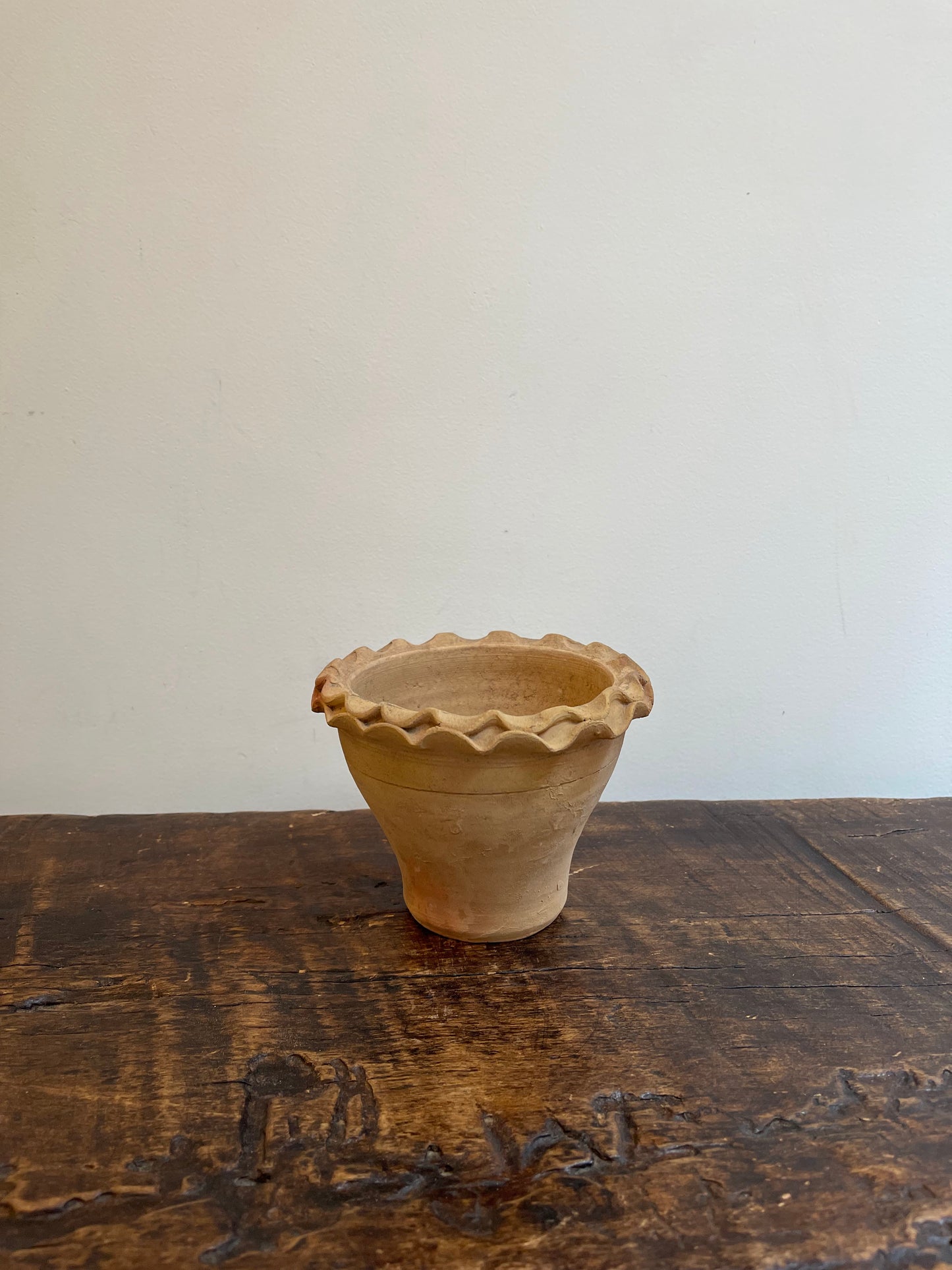 Scalloped Terracotta Pot, Small